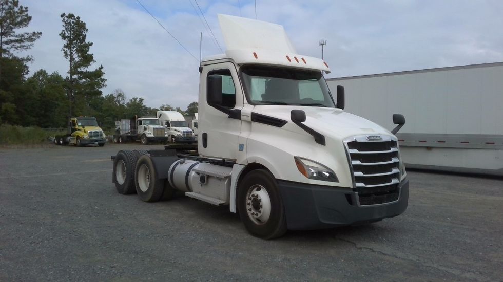 Day Cab Tractor-Heavy Duty Tractors-Freightliner-2020-T12664ST-Boaz-AL-472,764\n\t\tmiles-$ 50,250 - Image 1