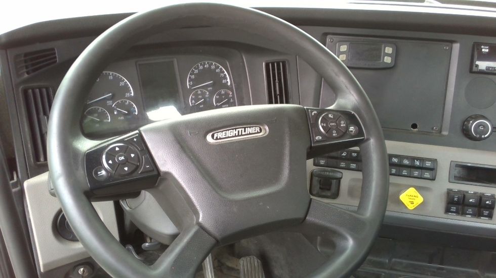 Day Cab Tractor-Heavy Duty Tractors-Freightliner-2020-T12664ST-Boaz-AL-472,764\n\t\tmiles-$ 50,250 - Image 11