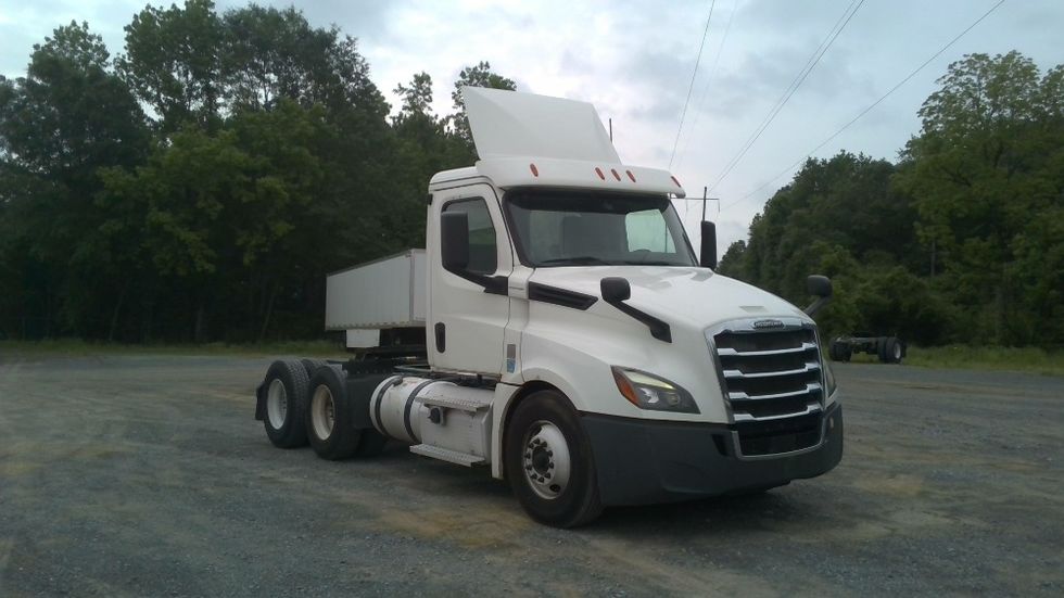 Day Cab Tractor-Heavy Duty Tractors-Freightliner-2020-T12664ST-Boaz-AL-486,219\n\t\tmiles-$ 49,000 - Image 1