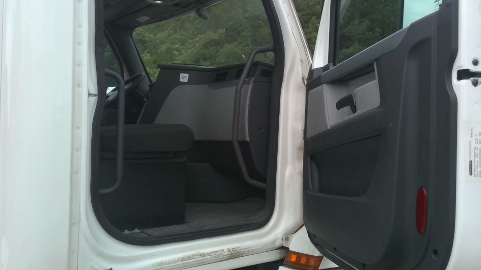 Day Cab Tractor-Heavy Duty Tractors-Freightliner-2020-T12664ST-Boaz-AL-486,219\n\t\tmiles-$ 49,000 - Image 12