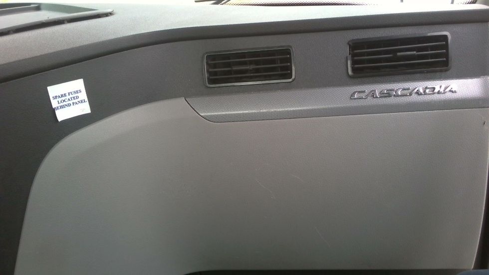 Day Cab Tractor-Heavy Duty Tractors-Freightliner-2020-T12664ST-Boaz-AL-486,219\n\t\tmiles-$ 49,000 - Image 13