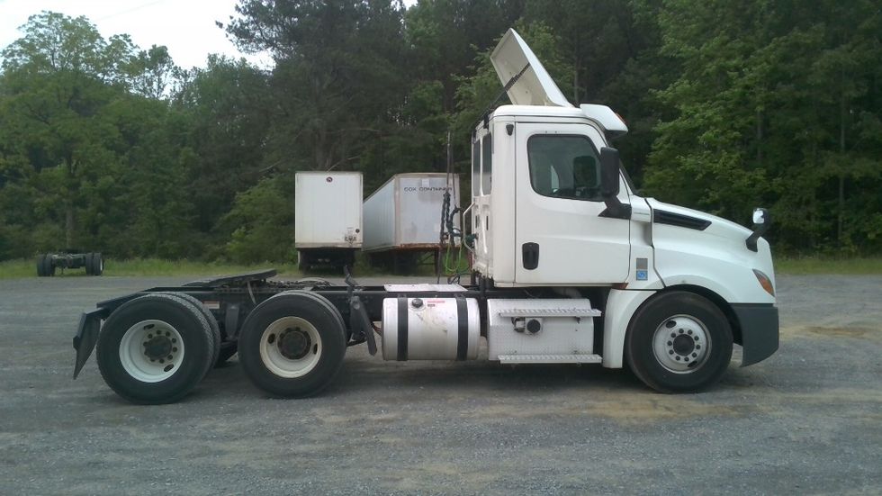 Day Cab Tractor-Heavy Duty Tractors-Freightliner-2020-T12664ST-Boaz-AL-486,219\n\t\tmiles-$ 49,000 - Image 8