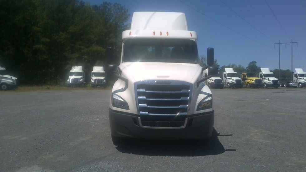 Day Cab Tractor-Heavy Duty Tractors-Freightliner-2020-T12664ST-Boaz-AL-524,277\n\t\tmiles-$ 44,750 - Image 2