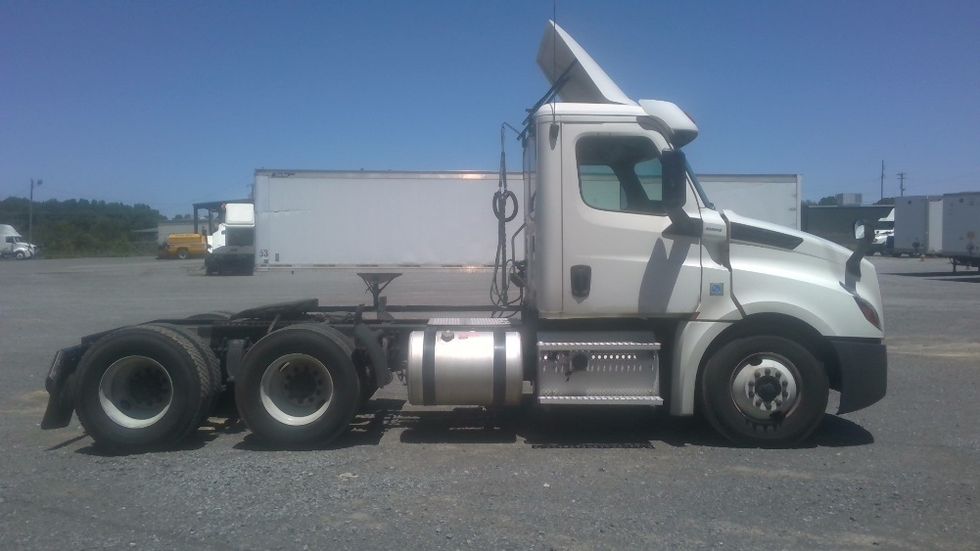 Day Cab Tractor-Heavy Duty Tractors-Freightliner-2020-T12664ST-Boaz-AL-524,277\n\t\tmiles-$ 44,750 - Image 8