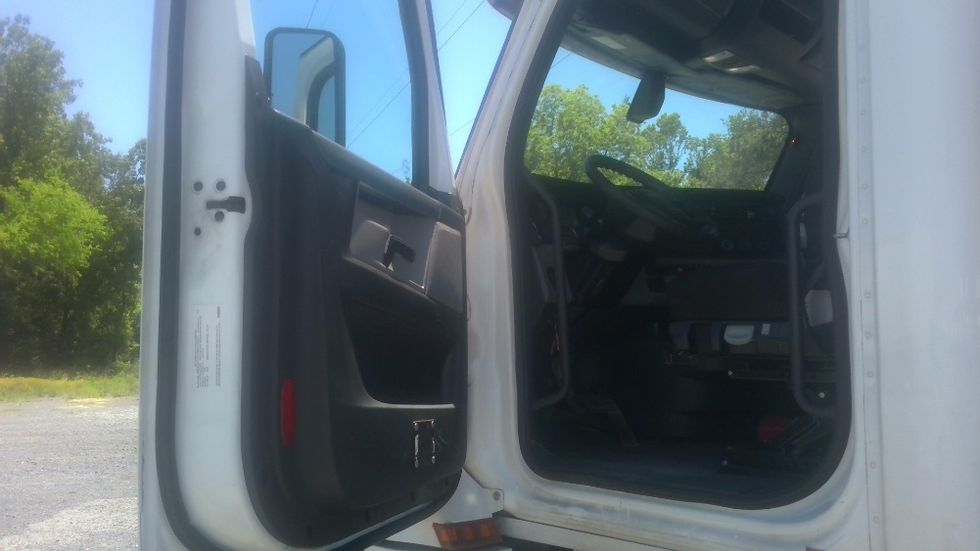 Day Cab Tractor-Heavy Duty Tractors-Freightliner-2020-T12664ST-Boaz-AL-524,277\n\t\tmiles-$ 44,750 - Image 9