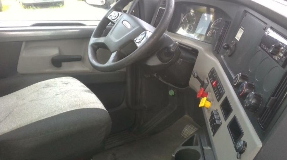 Day Cab Tractor-Heavy Duty Tractors-Freightliner-2020-T12664ST-Boaz-AL-556,256\n\t\tmiles-$ 41,750 - Image 14