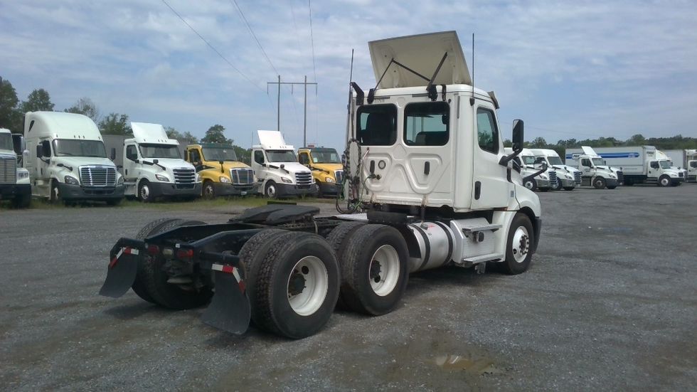 Day Cab Tractor-Heavy Duty Tractors-Freightliner-2020-T12664ST-Boaz-AL-556,256\n\t\tmiles-$ 41,750 - Image 7