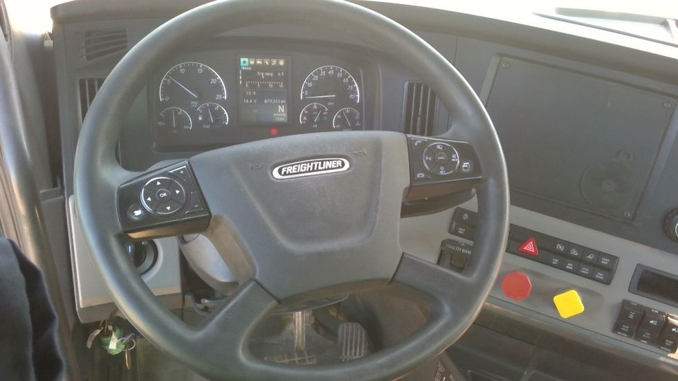 Day Cab Tractor-Heavy Duty Tractors-Freightliner-2020-T12664ST-Boaz-AL-879,251\n\t\tmiles-$ 28,250 - Image 11