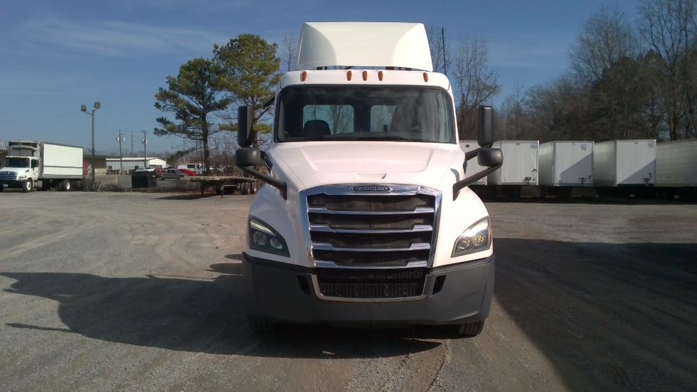 Day Cab Tractor-Heavy Duty Tractors-Freightliner-2020-T12664ST-Boaz-AL-879,251\n\t\tmiles-$ 28,250 - Image 2