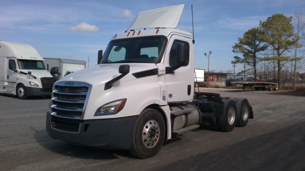 Day Cab Tractor-Heavy Duty Tractors-Freightliner-2020-T12664ST-Boaz-AL-879,251\n\t\tmiles-$ 28,250 - Image 3