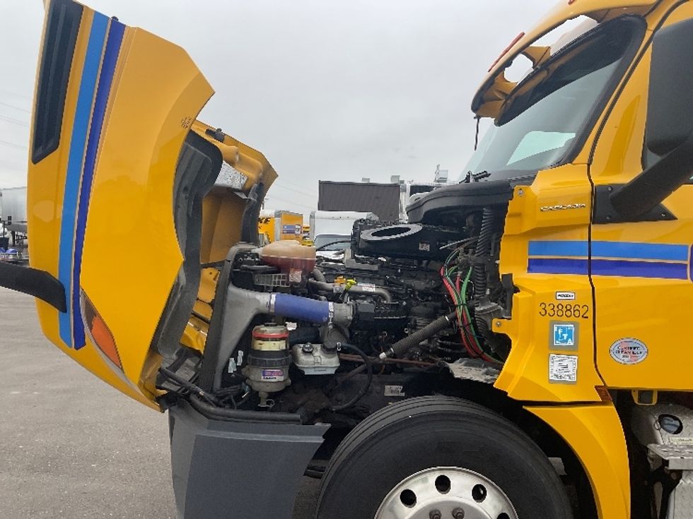 Day Cab Tractor-Heavy Duty Tractors-Freightliner-2020-T12664ST-Boise-ID-306,543\n\t\tmiles-$ 63,500 - Image 16