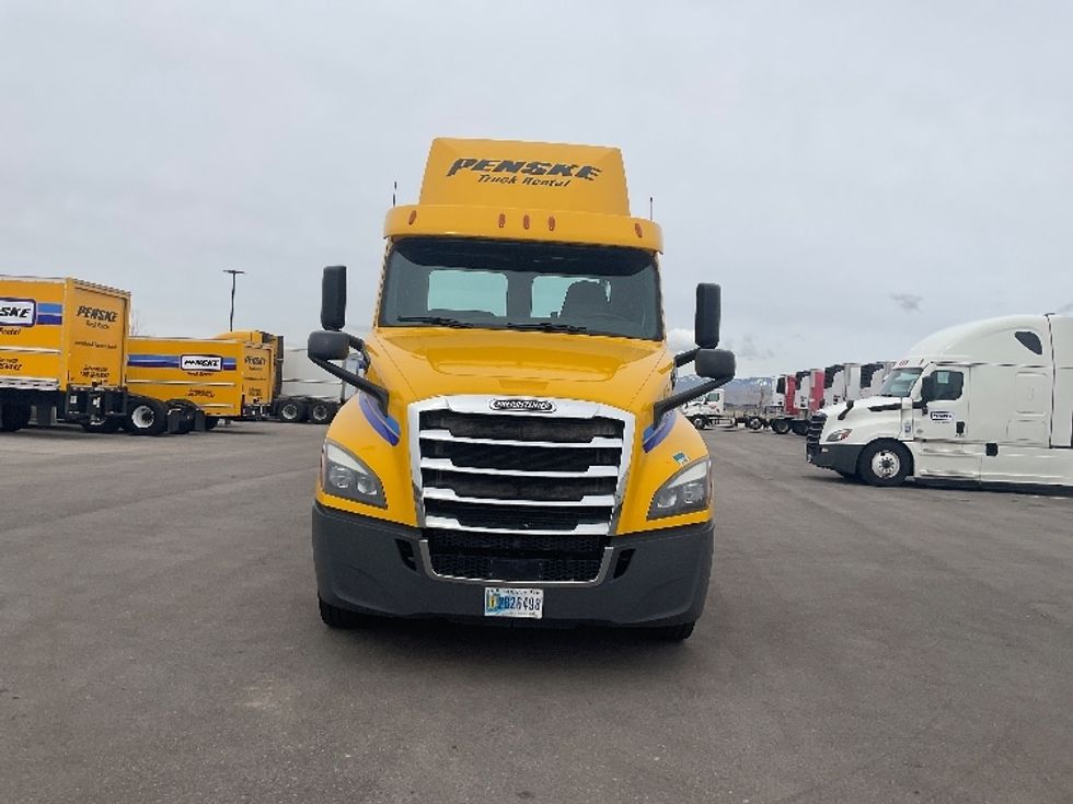 Day Cab Tractor-Heavy Duty Tractors-Freightliner-2020-T12664ST-Boise-ID-306,543\n\t\tmiles-$ 63,500 - Image 2