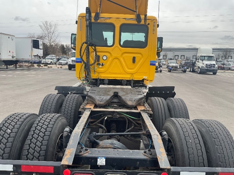 Day Cab Tractor-Heavy Duty Tractors-Freightliner-2020-T12664ST-Boise-ID-306,543\n\t\tmiles-$ 63,500 - Image 6