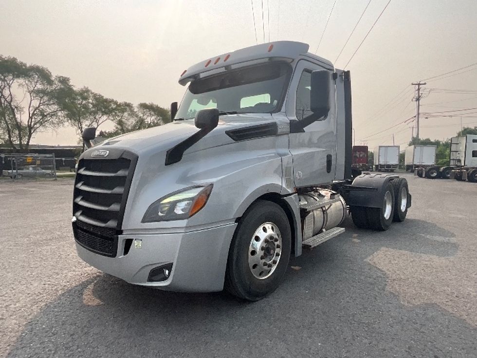 Day Cab Tractor-Heavy Duty Tractors-Freightliner-2020-T12664ST-Boucherville-PQ-279,124\n\t\tkm-$ 81,250 - Image 3