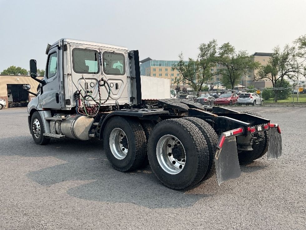 Day Cab Tractor-Heavy Duty Tractors-Freightliner-2020-T12664ST-Boucherville-PQ-279,124\n\t\tkm-$ 81,250 - Image 5