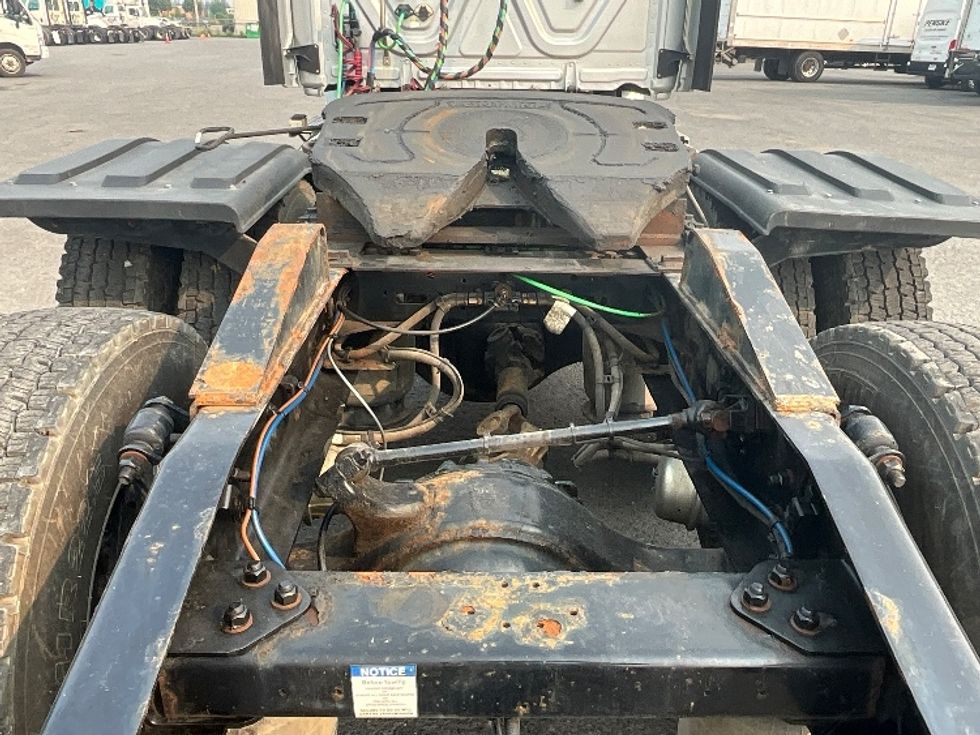 Day Cab Tractor-Heavy Duty Tractors-Freightliner-2020-T12664ST-Boucherville-PQ-279,124\n\t\tkm-$ 81,250 - Image 6