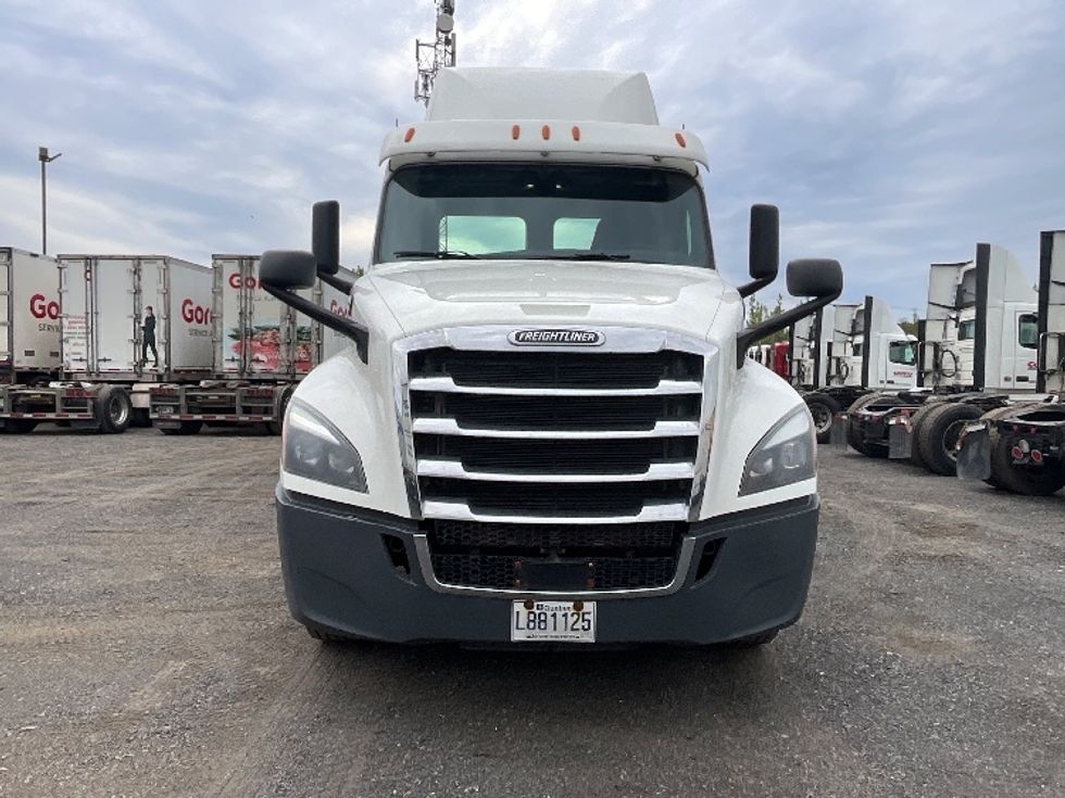 Day Cab Tractor-Heavy Duty Tractors-Freightliner-2020-T12664ST-Boucherville-PQ-369,770\n\t\tkm-$ 91,250 - Image 2