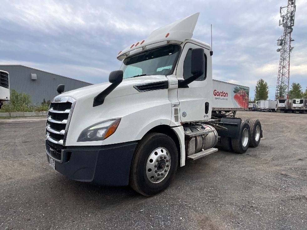 Day Cab Tractor-Heavy Duty Tractors-Freightliner-2020-T12664ST-Boucherville-PQ-369,770\n\t\tkm-$ 91,250 - Image 3