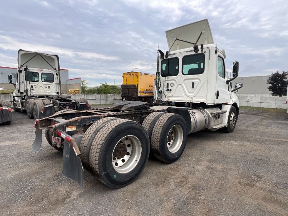 Day Cab Tractor-Heavy Duty Tractors-Freightliner-2020-T12664ST-Boucherville-PQ-369,770\n\t\tkm-$ 91,250 - Image 7