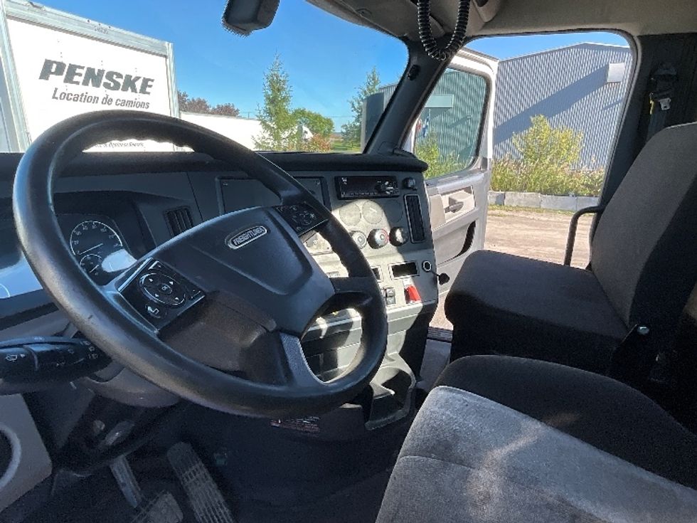 Day Cab Tractor-Heavy Duty Tractors-Freightliner-2020-T12664ST-Boucherville-PQ-386,212\n\t\tkm-$ 91,250 - Image 10