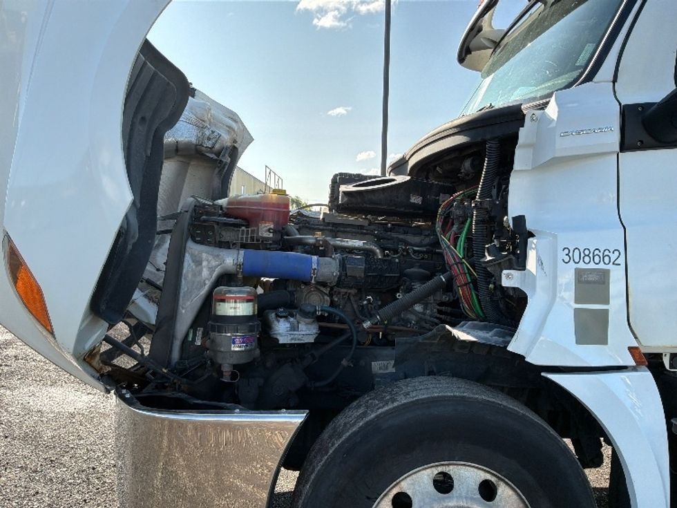 Day Cab Tractor-Heavy Duty Tractors-Freightliner-2020-T12664ST-Boucherville-PQ-540,060\n\t\tkm-$ 84,250 - Image 16