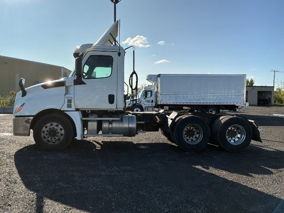 Day Cab Tractor-Heavy Duty Tractors-Freightliner-2020-T12664ST-Boucherville-PQ-540,060\n\t\tkm-$ 84,250 - Image 4