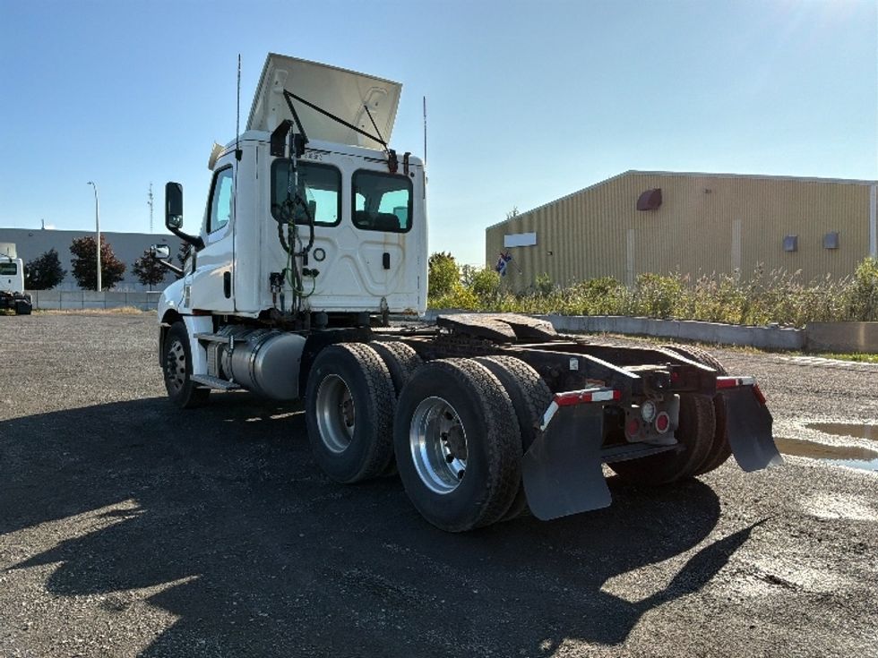 Day Cab Tractor-Heavy Duty Tractors-Freightliner-2020-T12664ST-Boucherville-PQ-540,060\n\t\tkm-$ 84,250 - Image 5