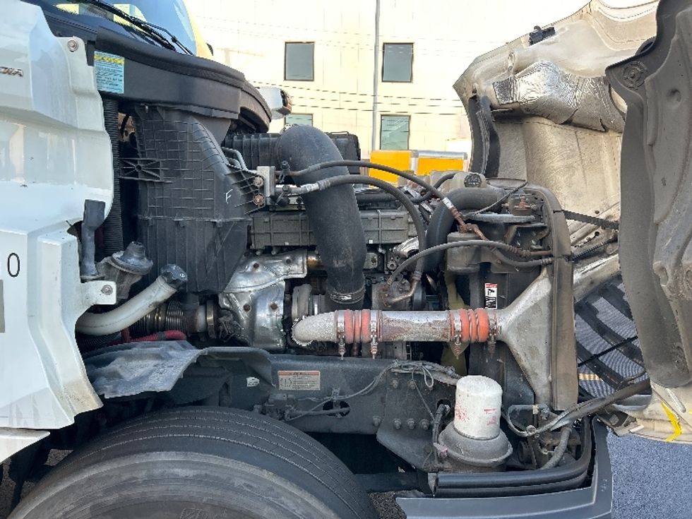 Day Cab Tractor-Heavy Duty Tractors-Freightliner-2020-T12664ST-Braintree-MA-537,759\n\t\tmiles-$ 33,000 - Image 15