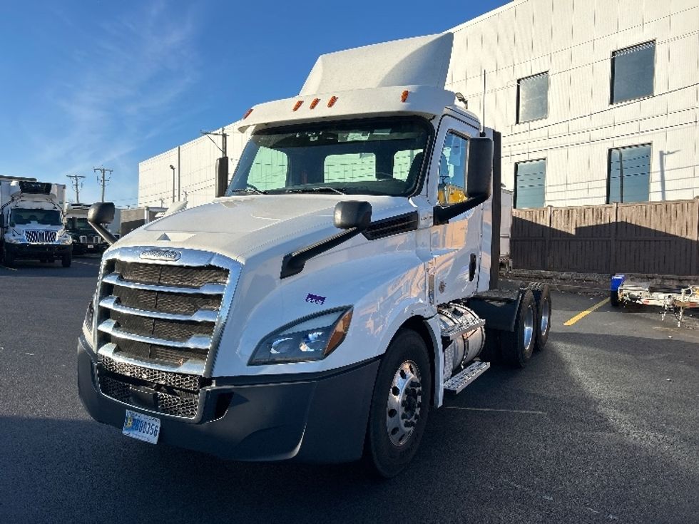 Day Cab Tractor-Heavy Duty Tractors-Freightliner-2020-T12664ST-Braintree-MA-537,759\n\t\tmiles-$ 33,000 - Image 3