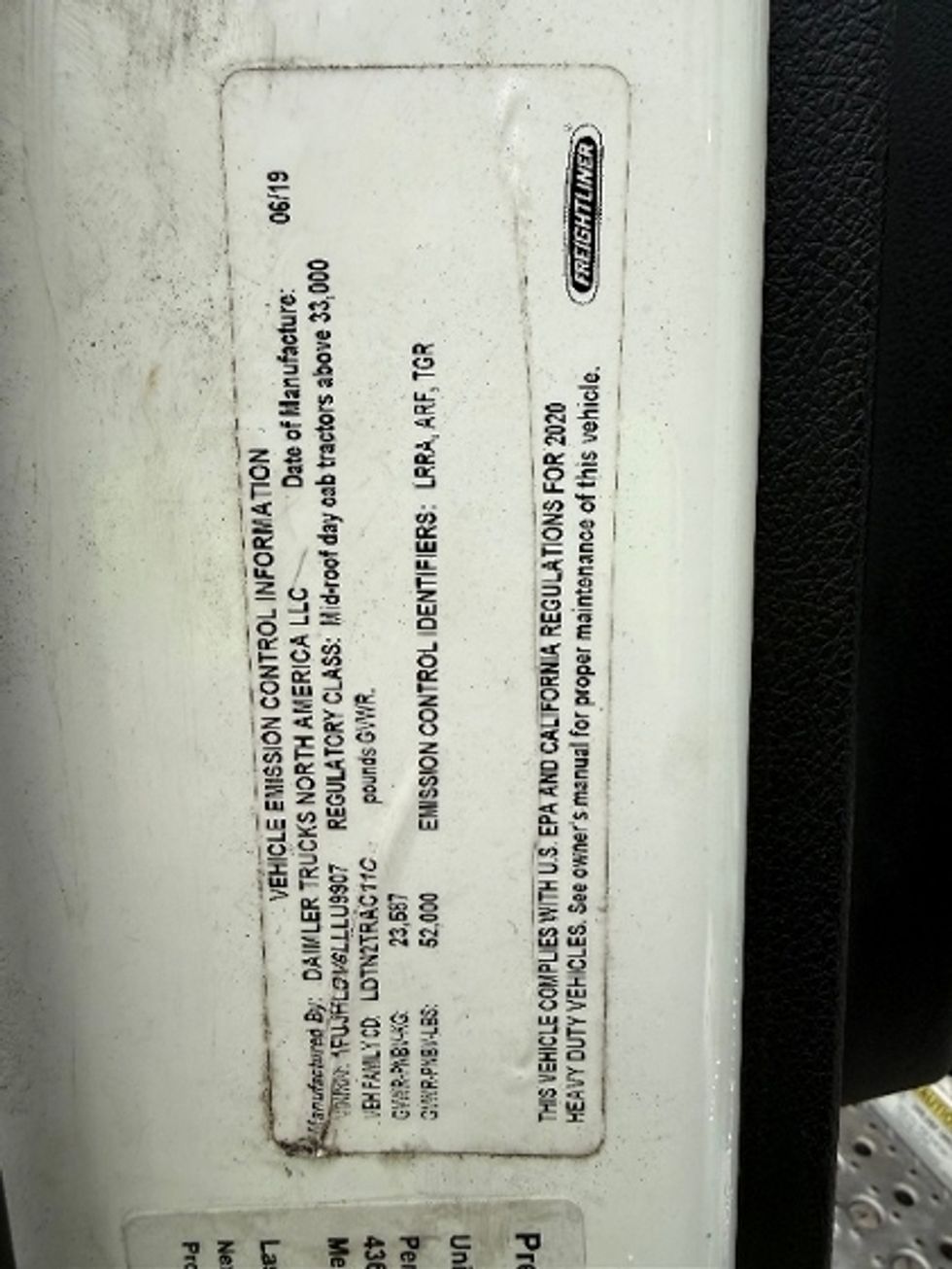 Day Cab Tractor-Heavy Duty Tractors-Freightliner-2020-T12664ST-Braintree-MA-537,759\n\t\tmiles-$ 36,500 - Image 17