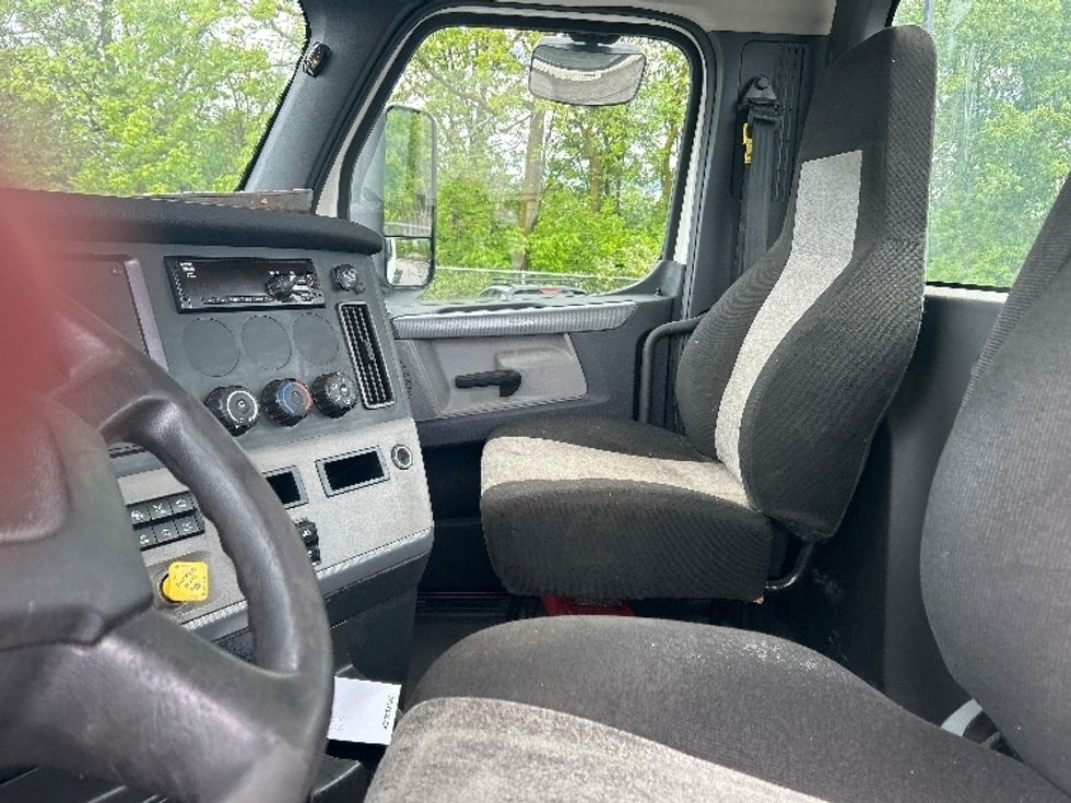 Day Cab Tractor-Heavy Duty Tractors-Freightliner-2020-T12664ST-Brook Park-OH-402,779\n\t\tmiles-$ 50,000 - Image 10