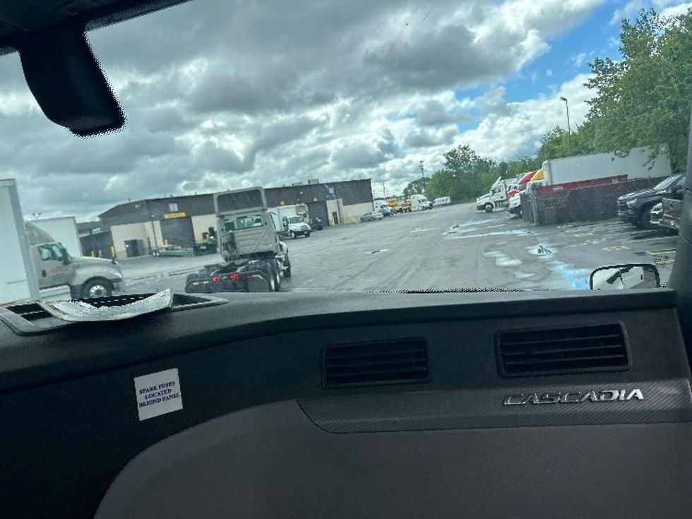 Day Cab Tractor-Heavy Duty Tractors-Freightliner-2020-T12664ST-Brook Park-OH-402,779\n\t\tmiles-$ 50,000 - Image 13