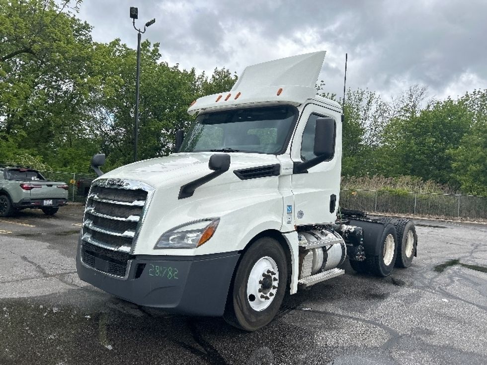 Day Cab Tractor-Heavy Duty Tractors-Freightliner-2020-T12664ST-Brook Park-OH-402,779\n\t\tmiles-$ 50,000 - Image 3