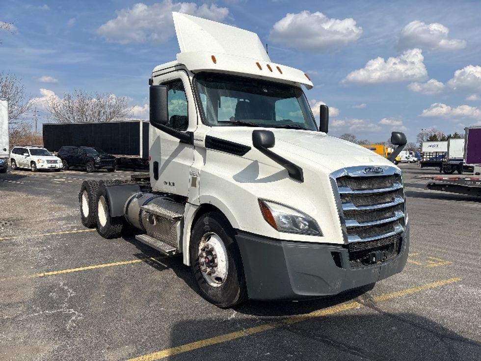 Day Cab Tractor-Heavy Duty Tractors-Freightliner-2020-T12664ST-Brook Park-OH-406,829\n\t\tmiles-$ 50,500 - Image 1