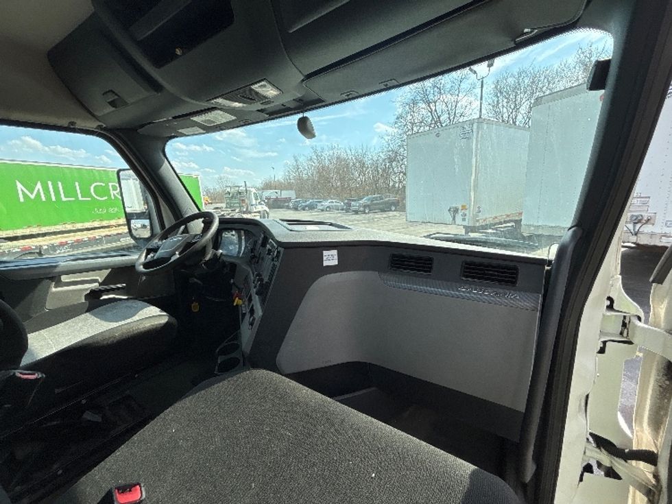 Day Cab Tractor-Heavy Duty Tractors-Freightliner-2020-T12664ST-Brook Park-OH-406,829\n\t\tmiles-$ 50,500 - Image 13