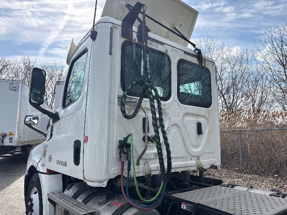 Day Cab Tractor-Heavy Duty Tractors-Freightliner-2020-T12664ST-Brook Park-OH-406,829\n\t\tmiles-$ 50,500 - Image 17