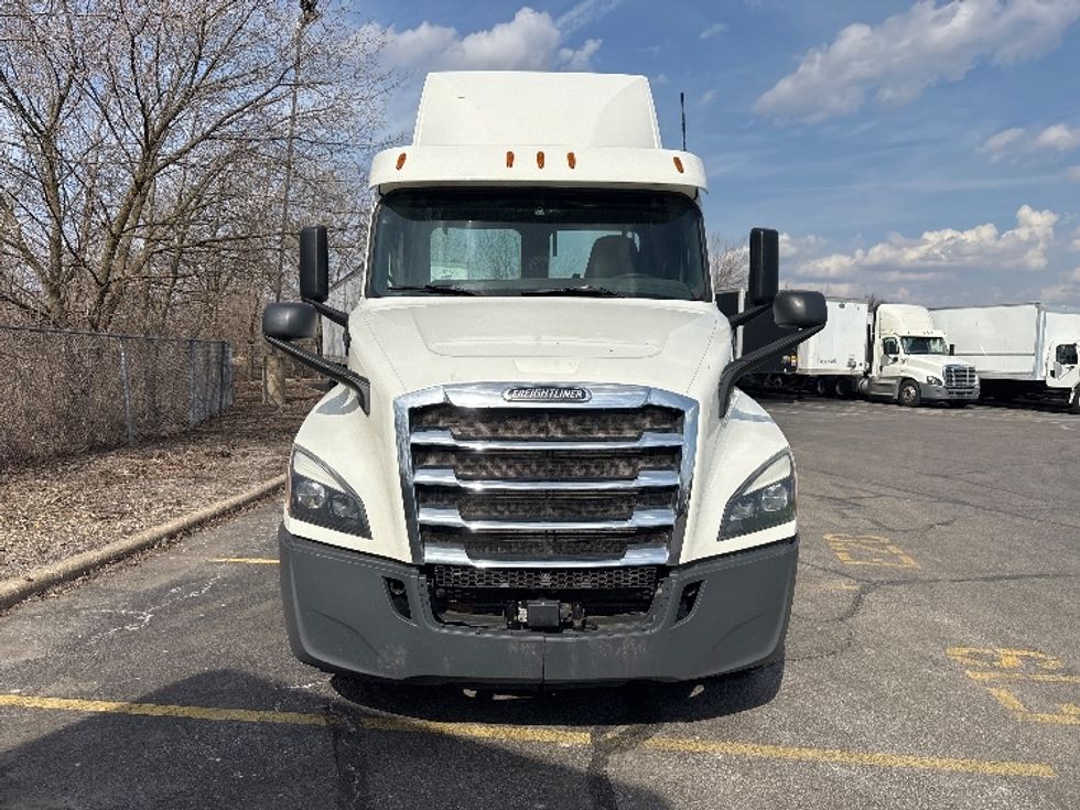 Day Cab Tractor-Heavy Duty Tractors-Freightliner-2020-T12664ST-Brook Park-OH-406,829\n\t\tmiles-$ 50,500 - Image 2