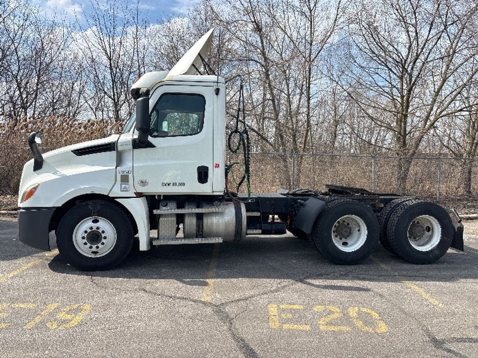 Day Cab Tractor-Heavy Duty Tractors-Freightliner-2020-T12664ST-Brook Park-OH-406,829\n\t\tmiles-$ 50,500 - Image 4