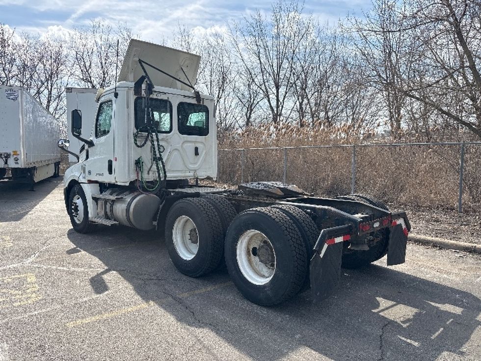 Day Cab Tractor-Heavy Duty Tractors-Freightliner-2020-T12664ST-Brook Park-OH-406,829\n\t\tmiles-$ 50,500 - Image 5