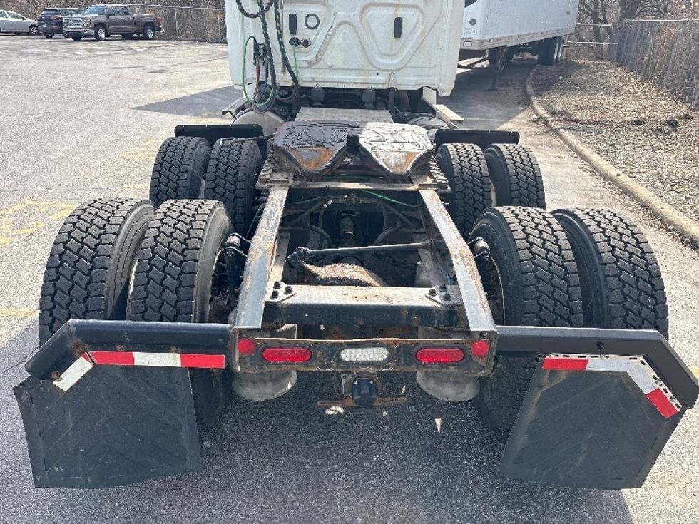 Day Cab Tractor-Heavy Duty Tractors-Freightliner-2020-T12664ST-Brook Park-OH-406,829\n\t\tmiles-$ 50,500 - Image 6