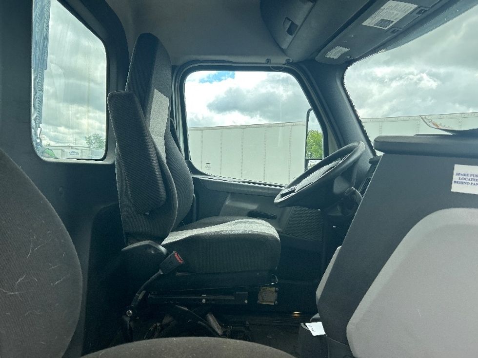 Day Cab Tractor-Heavy Duty Tractors-Freightliner-2020-T12664ST-Brook Park-OH-407,097\n\t\tmiles-$ 49,750 - Image 14