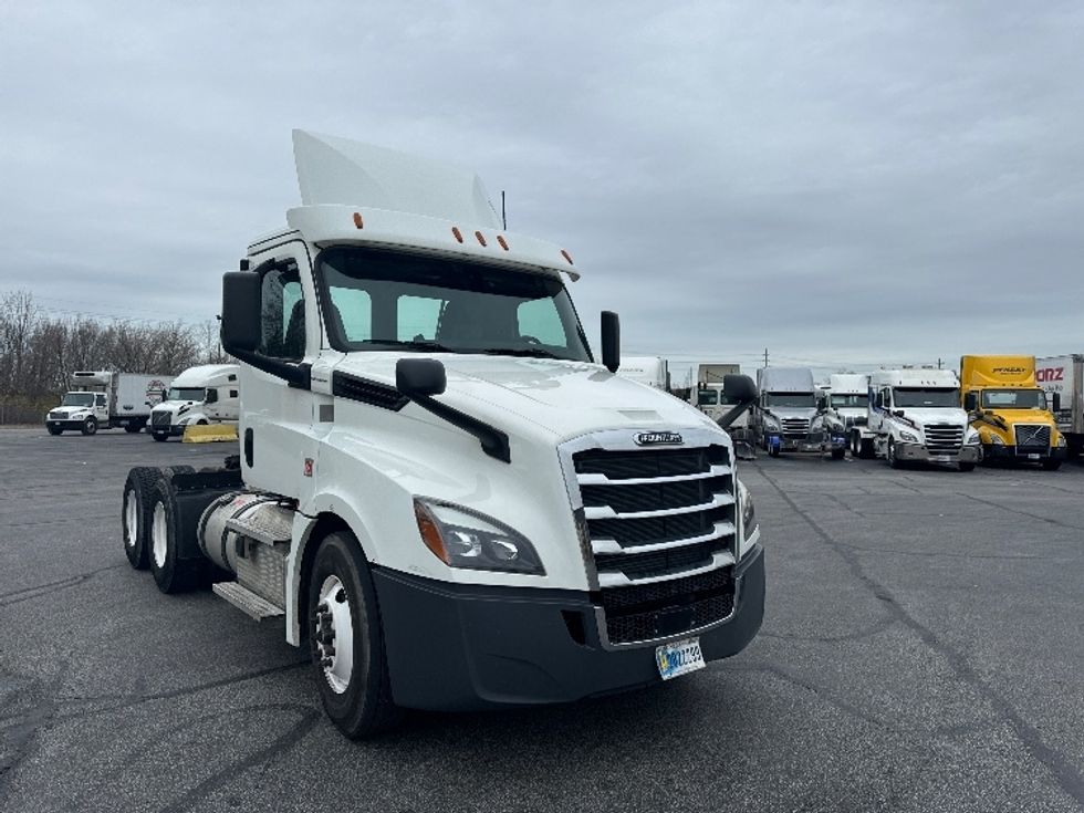 Day Cab Tractor-Heavy Duty Tractors-Freightliner-2020-T12664ST-Brook Park-OH-437,516\n\t\tmiles-$ 55,250 - Image 1