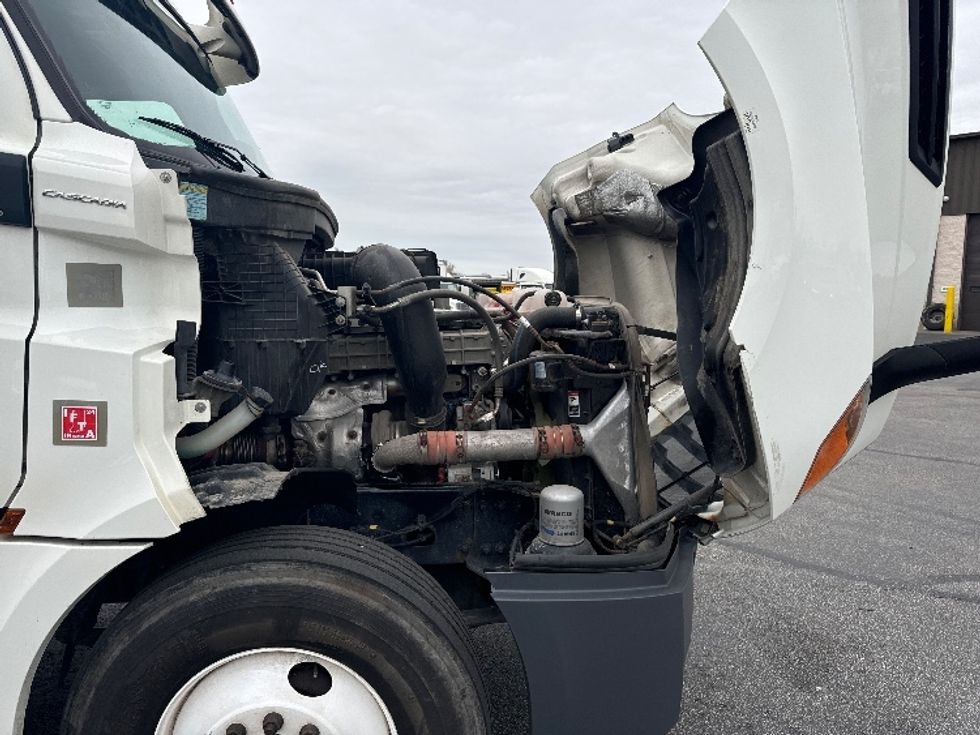Day Cab Tractor-Heavy Duty Tractors-Freightliner-2020-T12664ST-Brook Park-OH-437,516\n\t\tmiles-$ 55,250 - Image 15