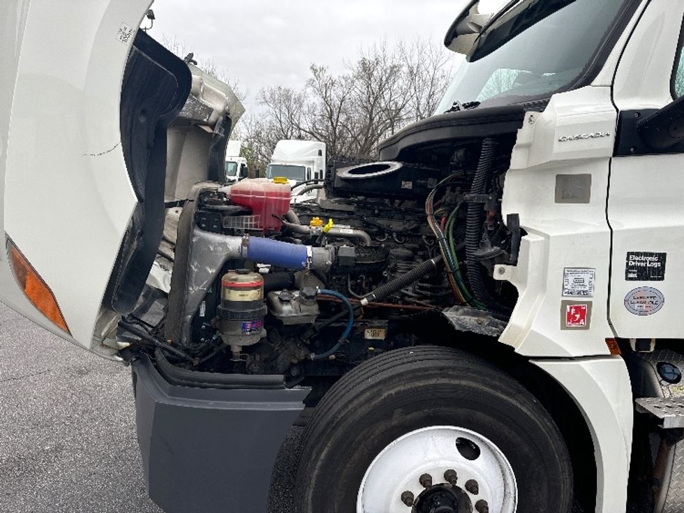 Day Cab Tractor-Heavy Duty Tractors-Freightliner-2020-T12664ST-Brook Park-OH-437,516\n\t\tmiles-$ 55,250 - Image 16