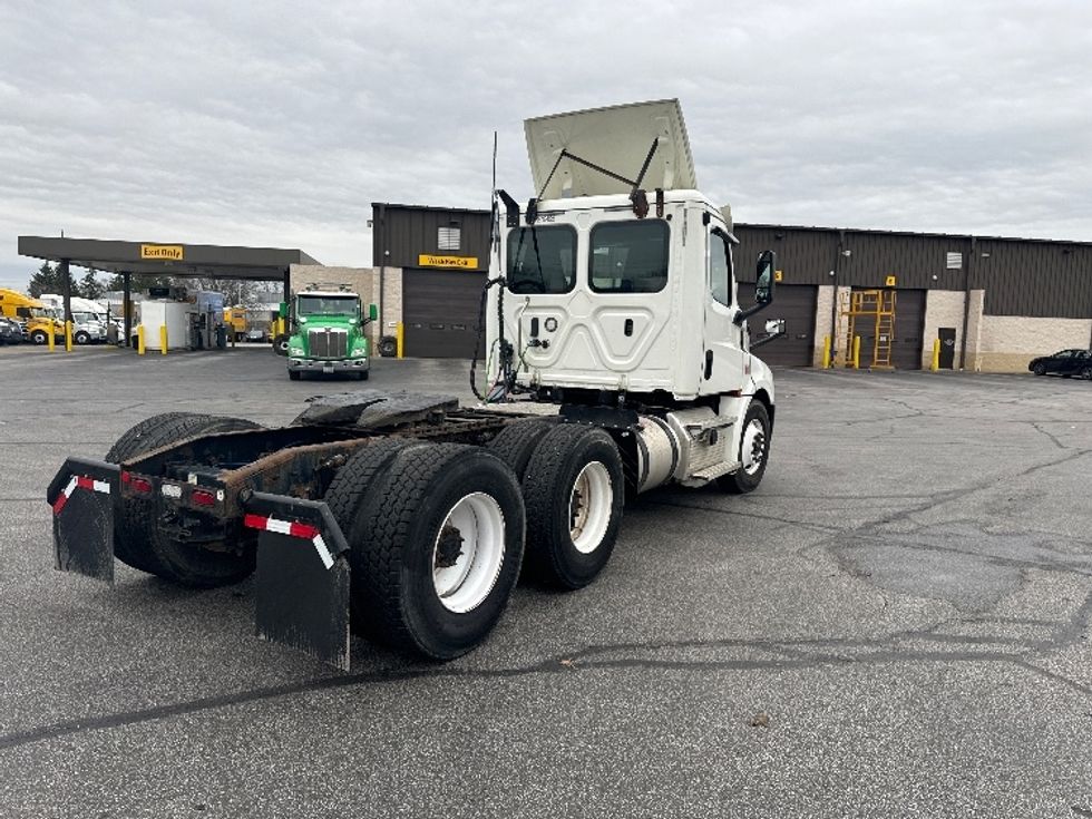 Day Cab Tractor-Heavy Duty Tractors-Freightliner-2020-T12664ST-Brook Park-OH-437,516\n\t\tmiles-$ 55,250 - Image 7
