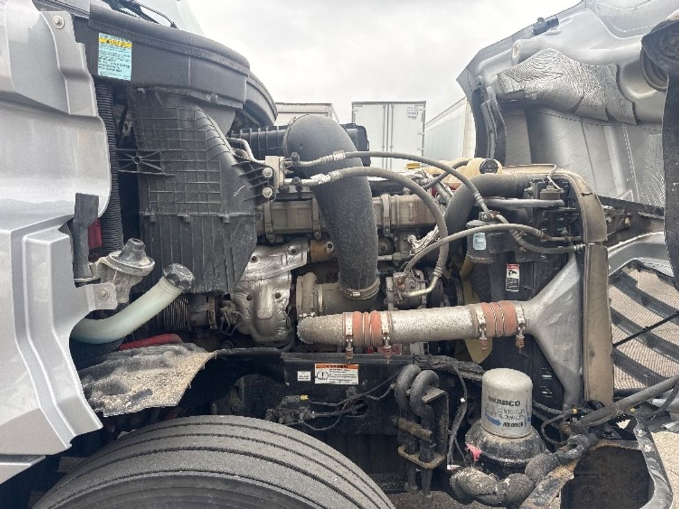 Day Cab Tractor-Heavy Duty Tractors-Freightliner-2020-T12664ST-Brooklyn Park-MN-122,663\n\t\tmiles-$ 57,000 - Image 15