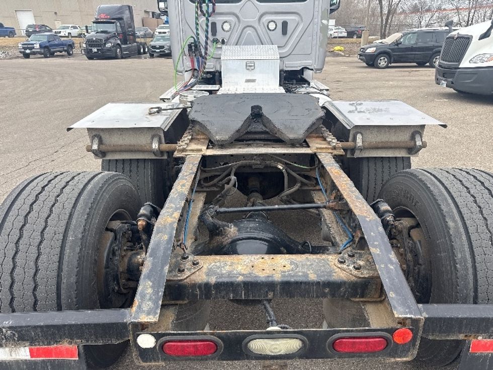 Day Cab Tractor-Heavy Duty Tractors-Freightliner-2020-T12664ST-Brooklyn Park-MN-122,663\n\t\tmiles-$ 57,000 - Image 6