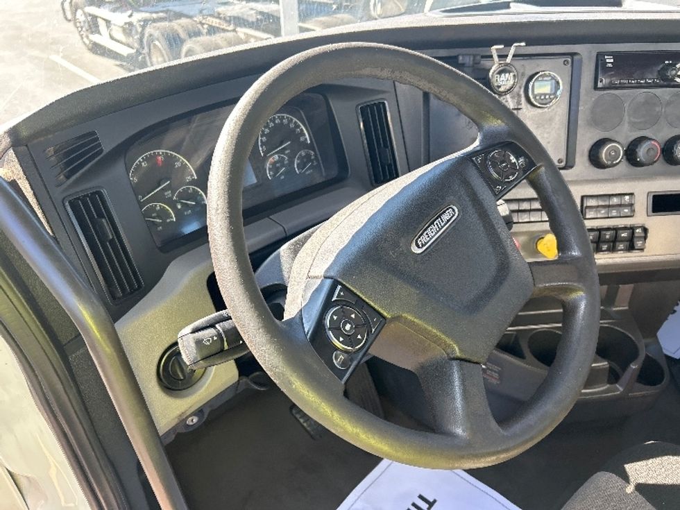 Day Cab Tractor-Heavy Duty Tractors-Freightliner-2020-T12664ST-Brooklyn Park-MN-212,902\n\t\tmiles-$ 62,000 - Image 10