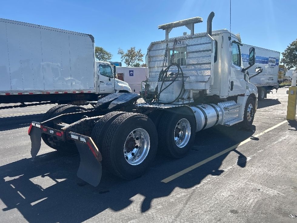 Day Cab Tractor-Heavy Duty Tractors-Freightliner-2020-T12664ST-Brooklyn Park-MN-212,902\n\t\tmiles-$ 62,000 - Image 7