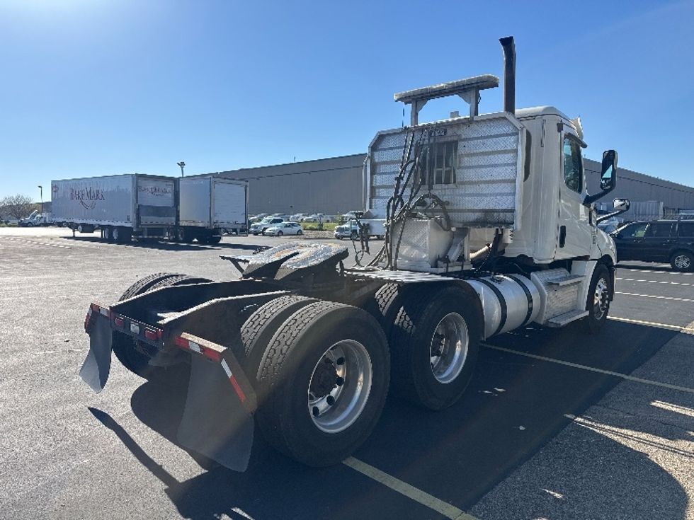 Day Cab Tractor-Heavy Duty Tractors-Freightliner-2020-T12664ST-Brooklyn Park-MN-284,903\n\t\tmiles-$ 60,500 - Image 7